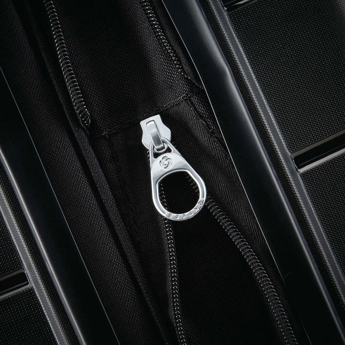 Samsonite Freeform 21" Spinner