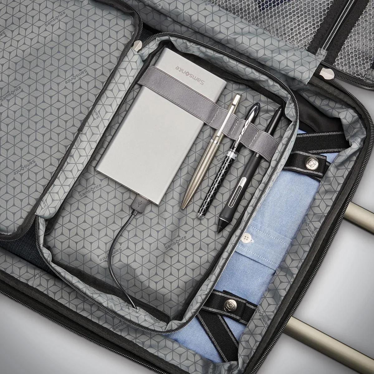 Samsonite Octiv Carry On Spinner