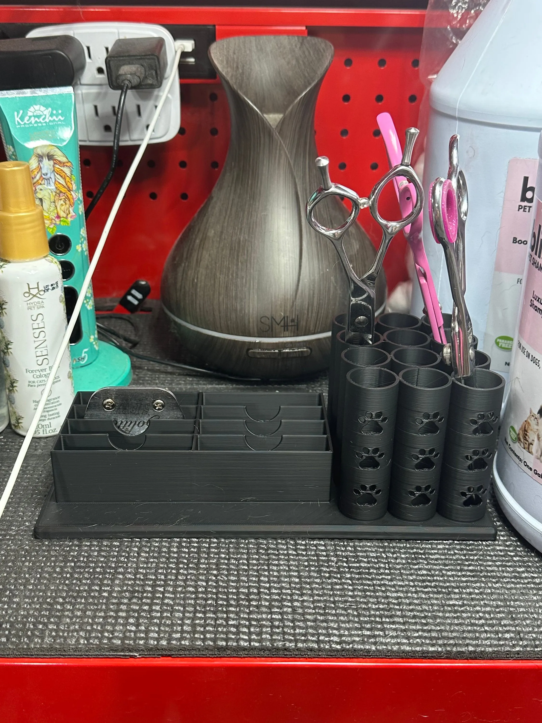 The Husky- Dog Grooming Scissor *Wide* Blade Holder, Simple organizer | Holds 8 Wide Blades and 15 Scissors |
